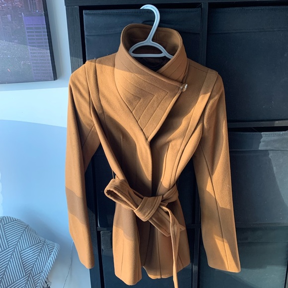 💕SOLD💕Babaton Camel Short Connor Coat - Picture 5 of 9